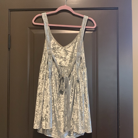 Fun dress size M. Brand: Salt Water Luxe. Light weight. Can be dressed up/down. - Picture 3 of 6